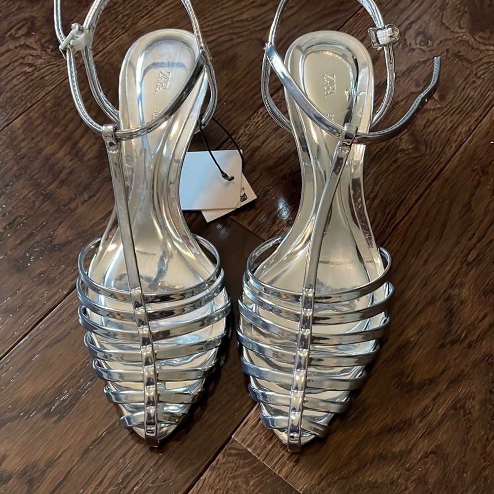 NWT Zara metallic sandals